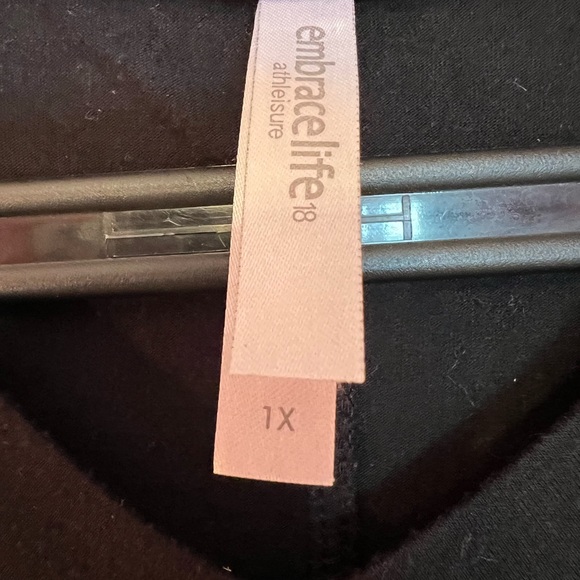 Embrace life v neck t short set size 1X - Picture 3 of 9